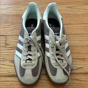 Adidas Gazelle unisex us M9 uk 8 1/2 W 11